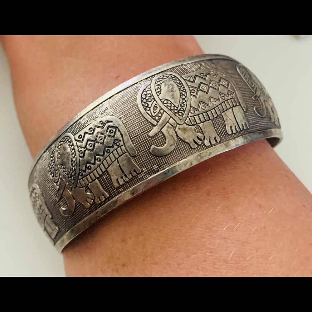 Vintage elephant design bracelet